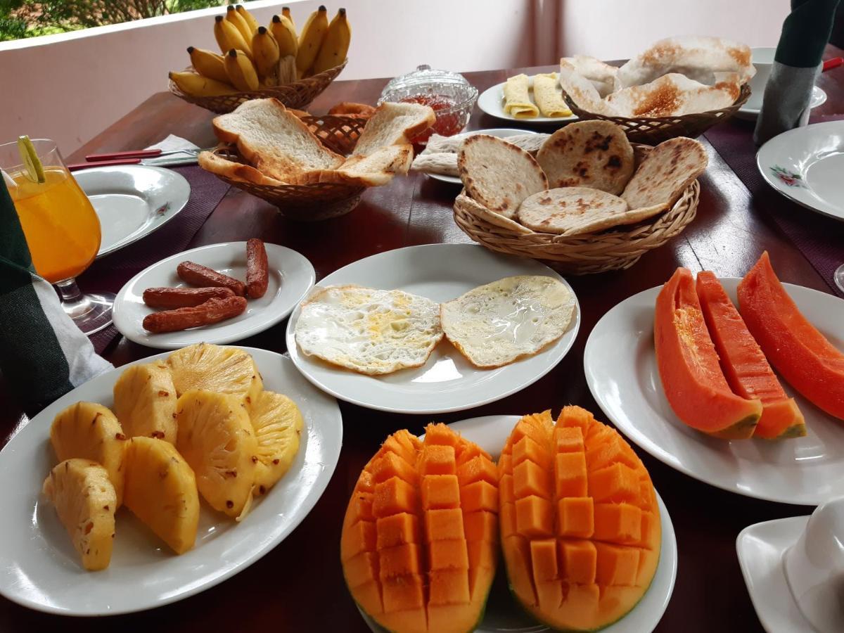 Bed and Breakfast Banana Rest Сігірія Екстер'єр фото