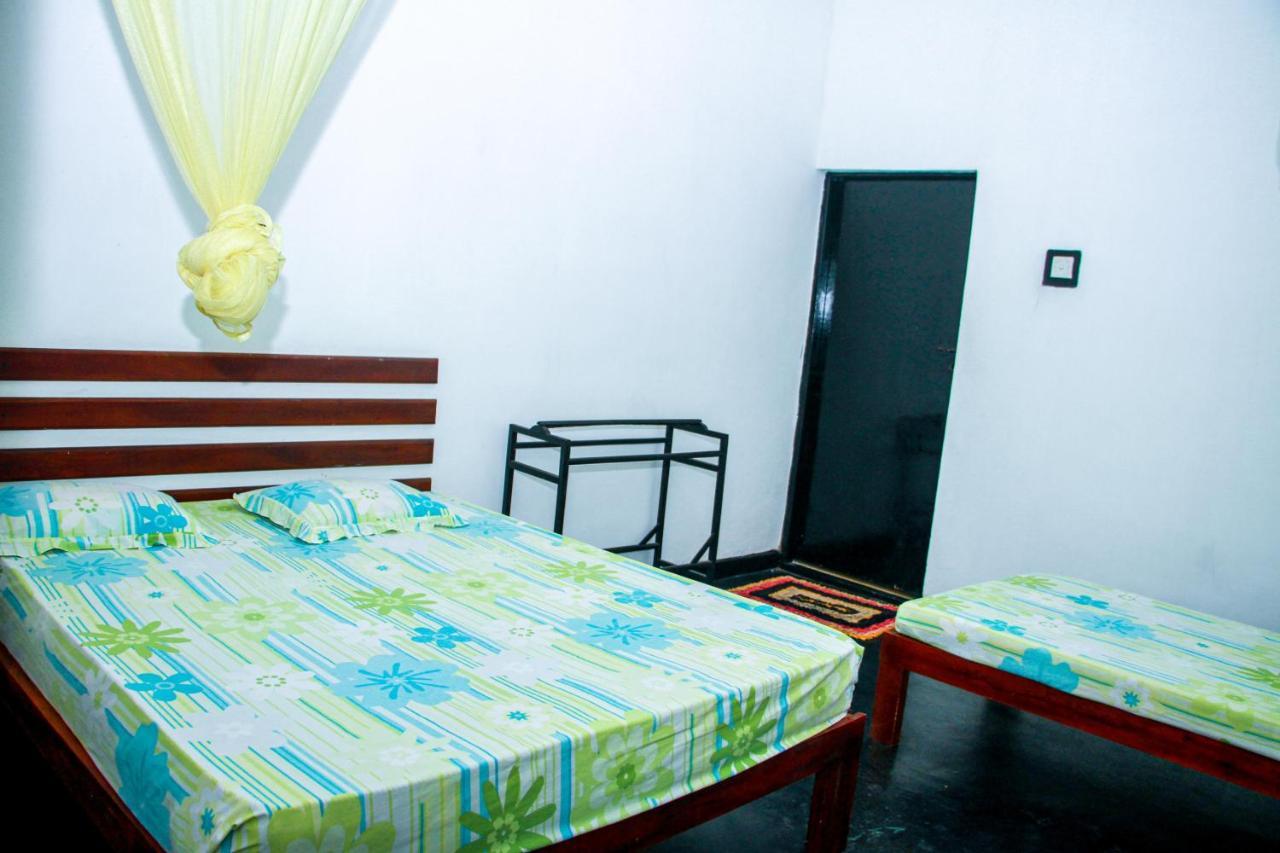 Bed and Breakfast Banana Rest Сігірія Екстер'єр фото