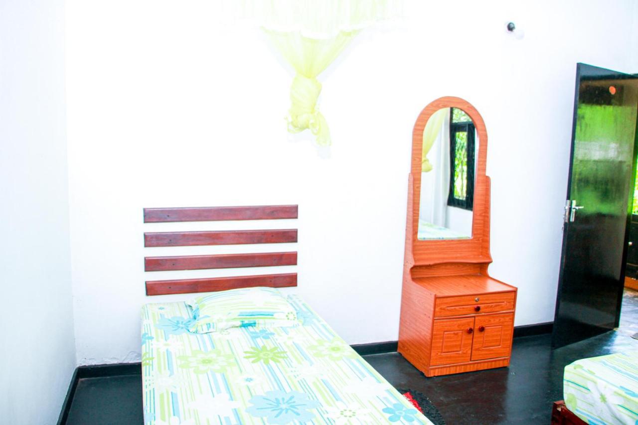 Bed and Breakfast Banana Rest Сігірія Екстер'єр фото
