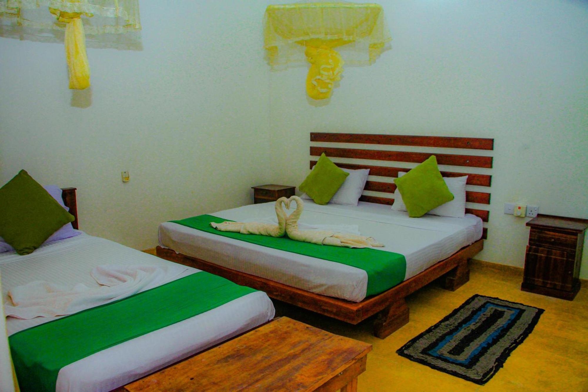 Bed and Breakfast Banana Rest Сігірія Екстер'єр фото