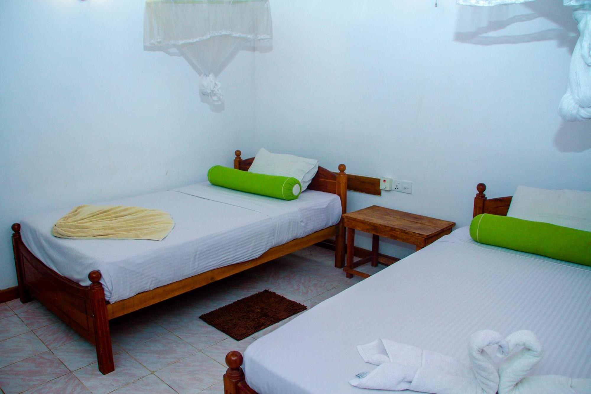 Bed and Breakfast Banana Rest Сігірія Екстер'єр фото